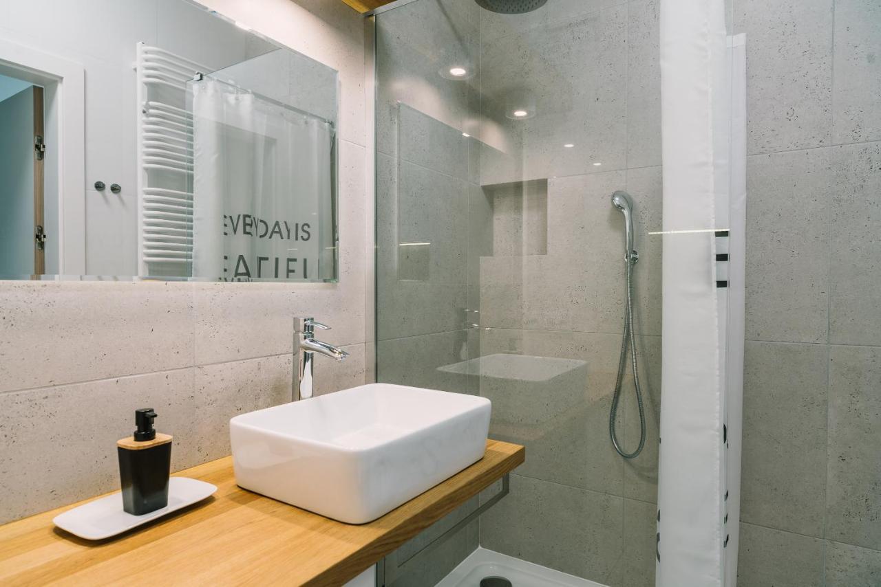 Kolejowa Aparthotel Warszawa Exteriör bild