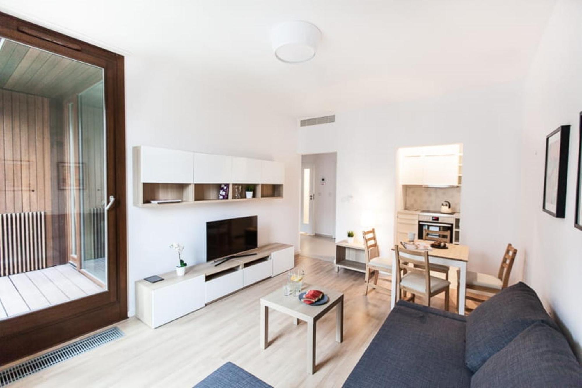 Kolejowa Aparthotel Warszawa Exteriör bild